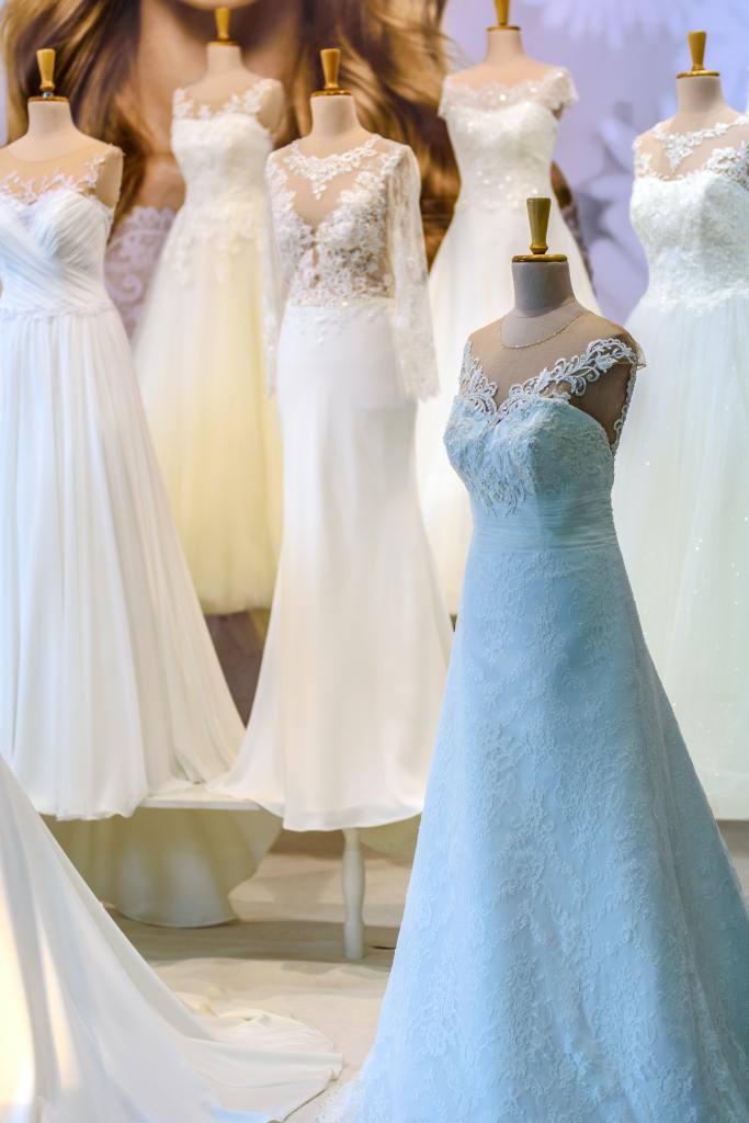 Essayages de robes de mariée